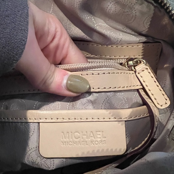 Michael Kors Bag - Picture 4 of 10